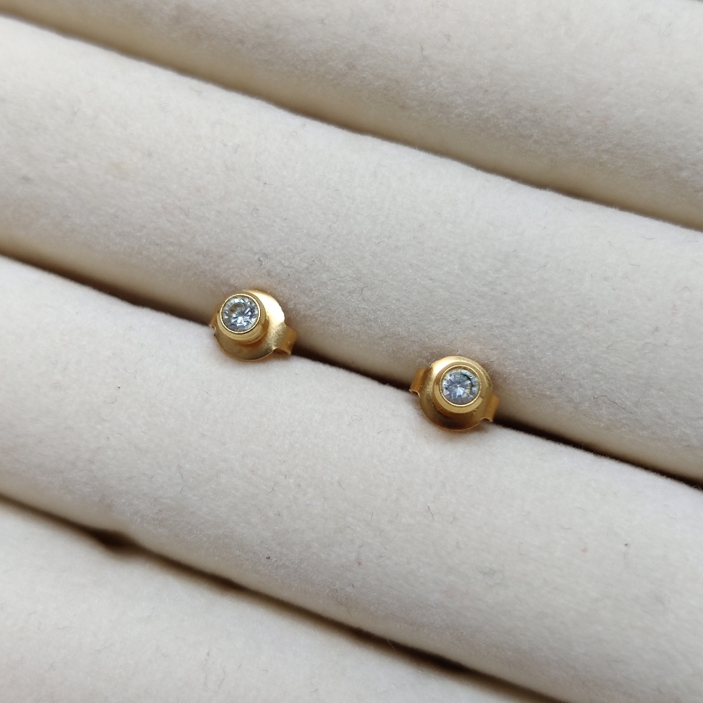 Vintage 14K Yellow Gold CZ Diamond Post Earrings